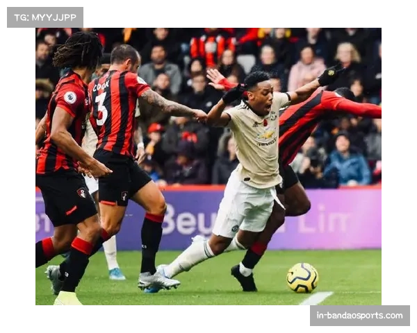 巴黎快速反击中的致命失误 贡萨洛停球背后战术与心理因素剖析